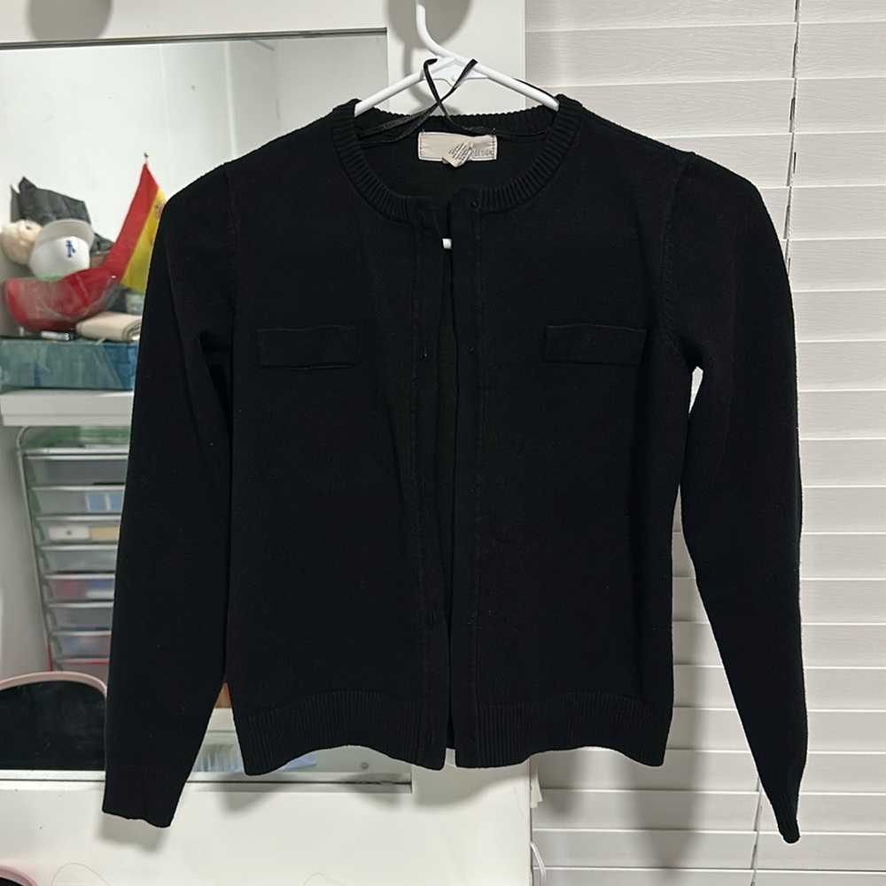 Black old money sweater